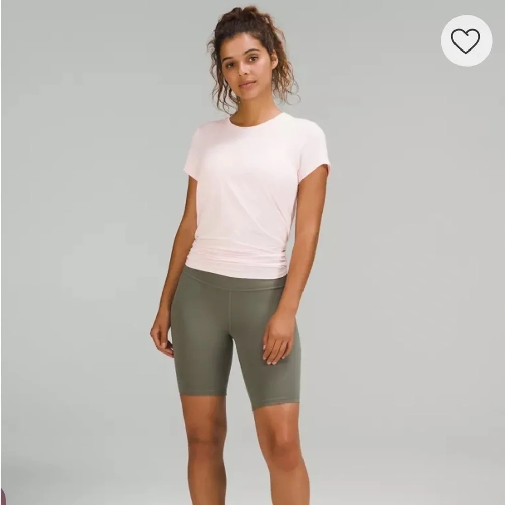 lululemon athletica very pale